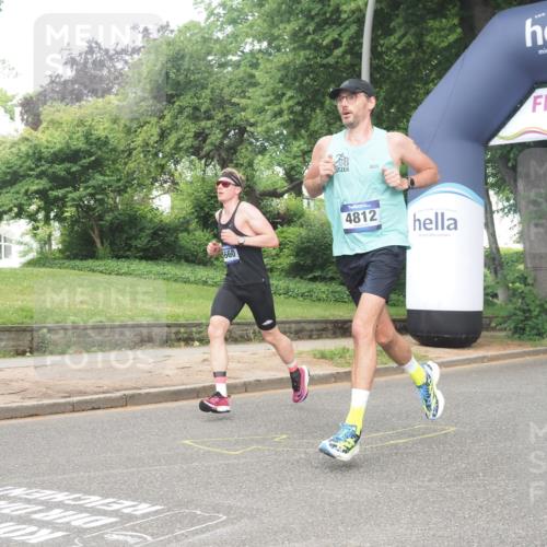 29.06.2025 - hella hamburg halbmarathon KatJ http://msf.ph/oto/8351925 29.06.2025 10:21:23 Zwischen KM18-KM19 1894, 4812, 5660, 7845 meine-sportfotos.de