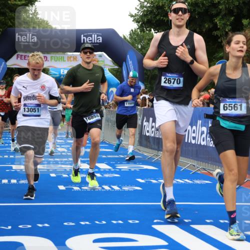 29.06.2025 - hella hamburg halbmarathon Strokosch-Dieckow http://msf.ph/oto/8352003 29.06.2025 10:52:35 Ziel 2346, 2670, 3715, 3952, 3999, 5116, 6561, 6562, 7232, 7475, 9145, 9739, 9869, 10115, 11459, 11689, 12450, 12482, 13051, 13301, 14122, 14561, 15001, 15980, 18982 meine-sportfotos.de