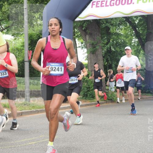 29.06.2025 - hella hamburg halbmarathon KatJ http://msf.ph/oto/8352026 29.06.2025 10:51:01 Zwischen KM18-KM19 1212, 1733, 1851, 2463, 4120, 4985, 5653, 7333 meine-sportfotos.de