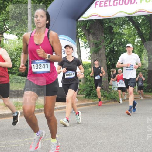 29.06.2025 - hella hamburg halbmarathon KatJ http://msf.ph/oto/8352046 29.06.2025 10:51:01 Zwischen KM18-KM19 1212, 1733, 1851, 2463, 4120, 4985, 5653, 7333 meine-sportfotos.de
