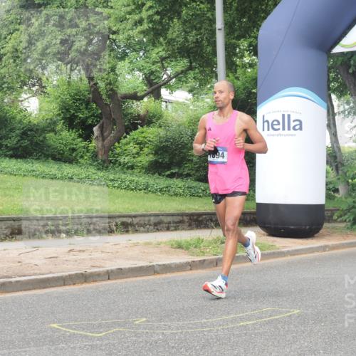 29.06.2025 - hella hamburg halbmarathon KatJ http://msf.ph/oto/8352062 29.06.2025 10:21:25 Zwischen KM18-KM19 1894, 4812, 5660, 7845 meine-sportfotos.de