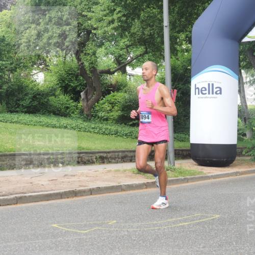 29.06.2025 - hella hamburg halbmarathon KatJ http://msf.ph/oto/8352086 29.06.2025 10:21:25 Zwischen KM18-KM19 1894, 4812, 5660, 7845 meine-sportfotos.de
