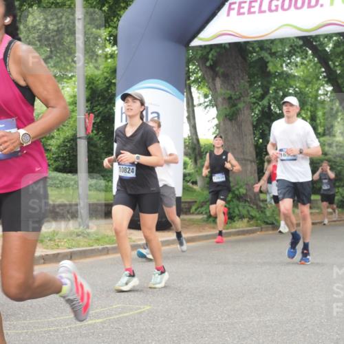 29.06.2025 - hella hamburg halbmarathon KatJ http://msf.ph/oto/8352094 29.06.2025 10:51:02 Zwischen KM18-KM19 1212, 1733, 1851, 2463, 3572, 4120, 4985, 5653, 7333 meine-sportfotos.de