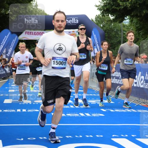 29.06.2025 - hella hamburg halbmarathon Strokosch-Dieckow http://msf.ph/oto/8352114 29.06.2025 10:52:34 Ziel 2346, 2670, 3715, 3952, 5116, 6561, 6562, 7178, 7232, 7475, 9145, 9739, 9869, 10115, 11459, 11689, 11791, 12450, 13051, 13301, 14122, 14561, 15001, 15980, 18982 meine-sportfotos.de