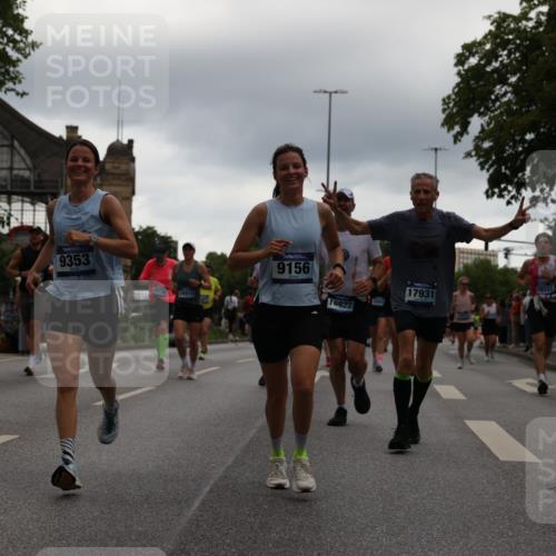 29.06.2025 - hella hamburg halbmarathon Yannick Fuchs http://msf.ph/oto/8352123 29.06.2025 10:52:51 20KM 1285, 1642, 1946, 1951, 2027, 2677, 2711, 2855, 5084, 5347, 5633, 6208, 6636, 6860, 6997, 7476, 8392, 8929, 9156, 9353, 9553, 9555, 9655, 9835, 10539, 10915, 12809, 13407, 14375, 14631, 14914, 15263, 15824, 16160, 16206, 16409, 16563, 16922, 16924, 17017, 17346, 17665, 17782, 17810, 17839, 17852, 17931, 17967, 18112, 18232, 18266, 18556, 18682, 18730, 18833, 18954, 19002, 19003 meine-sportfotos.de