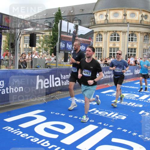 29.06.2025 - hella hamburg halbmarathon Michael Strokosch http://msf.ph/oto/8352134 29.06.2025 10:53:07 Ziel 2208, 3059, 3258, 3334, 4121, 7509, 7864, 8587, 9093, 9537, 12155, 12367, 12519, 12910, 14323, 14791, 18590, 19208 meine-sportfotos.de