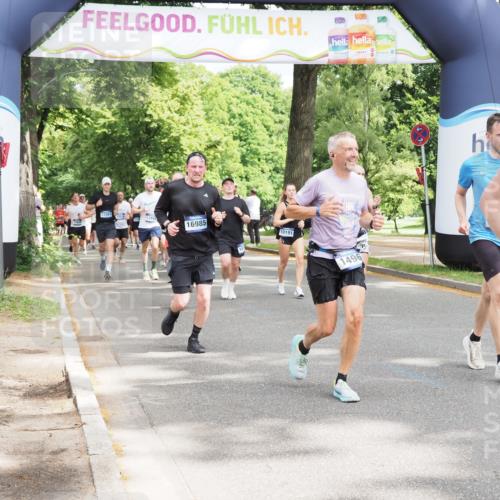 29.06.2025 - hella hamburg halbmarathon MichiJ http://msf.ph/oto/8352138 29.06.2025 10:41:25 Zwischen KM18-KM19 1496, 1628, 2561, 7395, 8316, 9060, 10191, 10192, 10266, 11068, 11747, 12186, 13794, 15169, 15856, 16985, 17482, 18308 meine-sportfotos.de