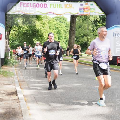 29.06.2025 - hella hamburg halbmarathon MichiJ http://msf.ph/oto/8352152 29.06.2025 10:41:25 Zwischen KM18-KM19 1496, 1628, 2561, 7395, 8316, 9060, 10191, 10192, 10266, 11068, 11747, 12186, 13794, 15169, 15856, 16985, 17482, 18308 meine-sportfotos.de