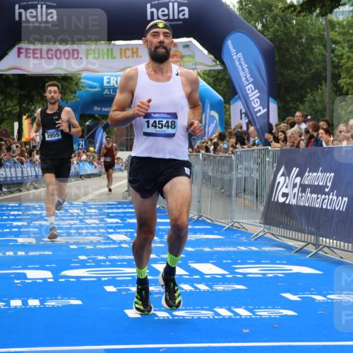 29.06.2025 - hella hamburg halbmarathon Strokosch-Dieckow http://msf.ph/oto/8352209 29.06.2025 10:31:18 Ziel 3955, 4812, 10017, 10298, 11857, 12232, 14450, 14548, 19042, 19118 meine-sportfotos.de