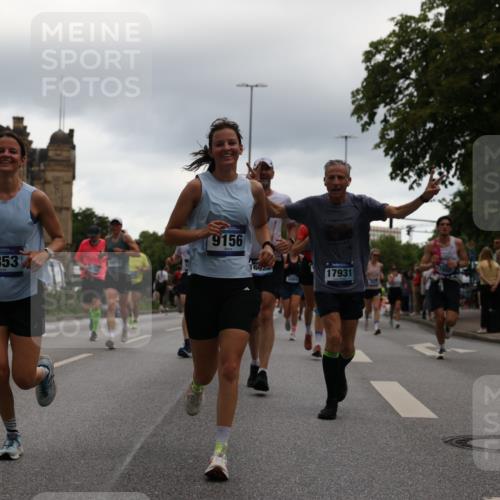 29.06.2025 - hella hamburg halbmarathon Yannick Fuchs http://msf.ph/oto/8352235 29.06.2025 10:52:51 20KM 1285, 1642, 1946, 1951, 2027, 2677, 2711, 2855, 5084, 5347, 5633, 6208, 6636, 6860, 6997, 7476, 8392, 8929, 9156, 9353, 9553, 9555, 9655, 9835, 10539, 10915, 12809, 13407, 14375, 14631, 14914, 15263, 15824, 16160, 16206, 16409, 16563, 16922, 16924, 17017, 17346, 17665, 17782, 17810, 17839, 17852, 17931, 17967, 18112, 18232, 18266, 18556, 18682, 18730, 18833, 18954, 19002, 19003 meine-sportfotos.de