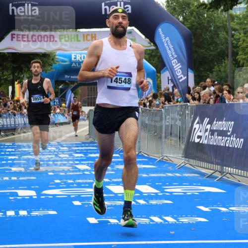 29.06.2025 - hella hamburg halbmarathon Strokosch-Dieckow http://msf.ph/oto/8352245 29.06.2025 10:31:18 Ziel 3955, 4812, 10017, 10298, 11857, 12232, 14450, 14548, 19042, 19118 meine-sportfotos.de
