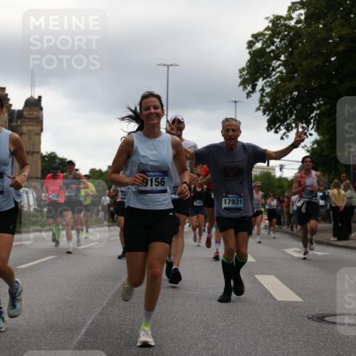 29.06.2025 - hella hamburg halbmarathon Yannick Fuchs http://msf.ph/oto/8352272 29.06.2025 10:52:51 20KM 1285, 1642, 1946, 1951, 2027, 2677, 2711, 2855, 5084, 5347, 5633, 6208, 6636, 6860, 6997, 7476, 8392, 8929, 9156, 9353, 9553, 9555, 9655, 9835, 10539, 10915, 12809, 13407, 14375, 14631, 14914, 15263, 15824, 16160, 16206, 16409, 16563, 16922, 16924, 17017, 17346, 17665, 17782, 17810, 17839, 17852, 17931, 17967, 18112, 18232, 18266, 18556, 18682, 18730, 18833, 18954, 19002, 19003 meine-sportfotos.de