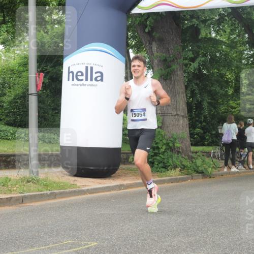 29.06.2025 - hella hamburg halbmarathon KatJ http://msf.ph/oto/8352293 29.06.2025 10:21:28 Zwischen KM18-KM19 1894, 4812, 5660 meine-sportfotos.de