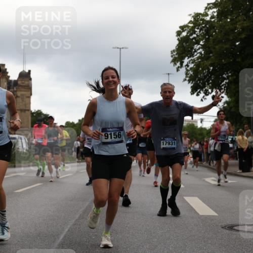 29.06.2025 - hella hamburg halbmarathon Yannick Fuchs http://msf.ph/oto/8352312 29.06.2025 10:52:51 20KM 1285, 1642, 1946, 1951, 2027, 2677, 2711, 2855, 5084, 5347, 5633, 6208, 6636, 6860, 6997, 7476, 8392, 8929, 9156, 9353, 9553, 9555, 9655, 9835, 10539, 10915, 12809, 13407, 14375, 14631, 14914, 15263, 15824, 16160, 16206, 16409, 16563, 16922, 16924, 17017, 17346, 17665, 17782, 17810, 17839, 17852, 17931, 17967, 18112, 18232, 18266, 18556, 18682, 18730, 18833, 18954, 19002, 19003 meine-sportfotos.de