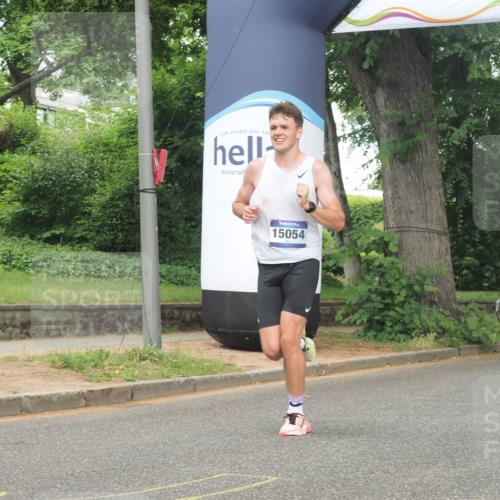 29.06.2025 - hella hamburg halbmarathon KatJ http://msf.ph/oto/8352342 29.06.2025 10:21:28 Zwischen KM18-KM19 1894, 4812, 5660 meine-sportfotos.de