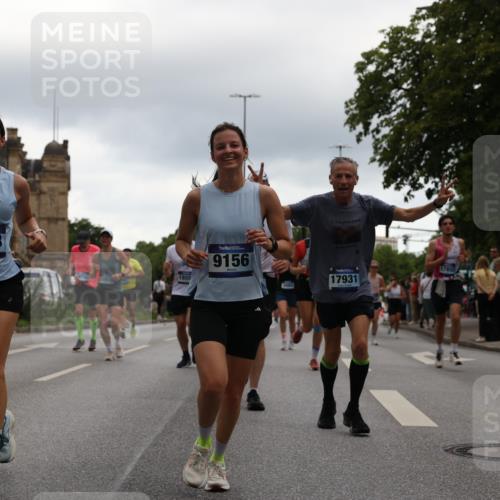 29.06.2025 - hella hamburg halbmarathon Yannick Fuchs http://msf.ph/oto/8352352 29.06.2025 10:52:51 20KM 1285, 1642, 1946, 1951, 2027, 2677, 2711, 2855, 5084, 5347, 5633, 6208, 6636, 6860, 6997, 7476, 8392, 8929, 9156, 9353, 9553, 9555, 9655, 9835, 10539, 10915, 12809, 13407, 14375, 14631, 14914, 15263, 15824, 16160, 16206, 16409, 16563, 16922, 16924, 17017, 17346, 17665, 17782, 17810, 17839, 17852, 17931, 17967, 18112, 18232, 18266, 18556, 18682, 18730, 18833, 18954, 19002, 19003 meine-sportfotos.de