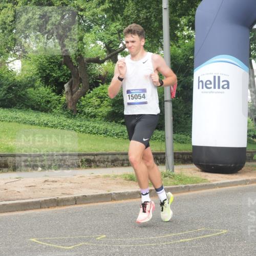 29.06.2025 - hella hamburg halbmarathon KatJ http://msf.ph/oto/8352446 29.06.2025 10:21:28 Zwischen KM18-KM19 1894, 4812, 5660 meine-sportfotos.de