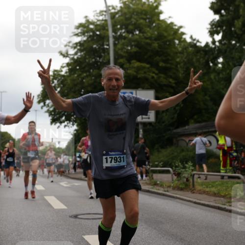 29.06.2025 - hella hamburg halbmarathon Yannick Fuchs http://msf.ph/oto/8352537 29.06.2025 10:52:52 20KM 1285, 1642, 1946, 1951, 2027, 2677, 2711, 2855, 5084, 5347, 5633, 6208, 6636, 6860, 6997, 7476, 8290, 8392, 8929, 9156, 9353, 9655, 9835, 10036, 10539, 10915, 12809, 13407, 14375, 14631, 14914, 15263, 15824, 16160, 16206, 16409, 16563, 16922, 16924, 17017, 17346, 17782, 17810, 17839, 17852, 17931, 17967, 18112, 18232, 18266, 18556, 18682, 18730, 18833, 18954, 19002, 19003 meine-sportfotos.de