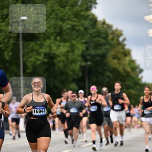 29.06.2025 - hella hamburg halbmarathon Dr. Thomas Lammeyer http://msf.ph/oto/8352599 29.06.2025 10:40:48 Kennedybrücke 1008, 1010, 1224, 3401, 3699, 3895, 4245, 5171, 5246, 5540, 5747, 5789, 5809, 5919, 6184, 6359, 6417, 7632, 8530, 8581, 9229, 9295, 9432, 9694, 9701, 9806, 10123, 10487, 10531, 10577, 10984 meine-sportfotos.de