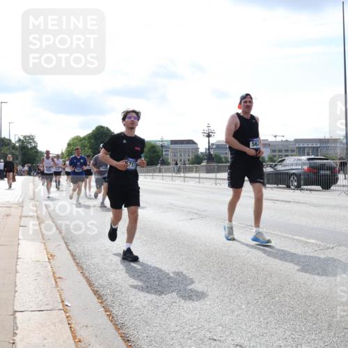 29.06.2025 - hella hamburg halbmarathon Lena Gebhardt http://msf.ph/oto/8352644 29.06.2025 10:13:49 Lombardsbrücke 15085, 6717, 563, 1007, 1131, 1194, 1480, 1859, 1890, 2055, 2359, 2721, 2904, 2987, 3729, 4001, 4187, 4795, 4950, 4962, 5232, 5546, 5631, 5719, 6026, 6287, 6710, 6717, 6724, 7346, 7446, 7447, 7460, 7462, 7913, 8279, 8673, 9128, 9612, 9631, 9886, 10442, 10443, 10977, 11441, 11987, 12313, 12797, 12928, 12929, 13331, 13788, 13928, 15085, 15482, 15663, 15721, 15722, 15840, 16491, 17439, 17472, 17474, 17985, 18041, 18222, 18231, 18236, 18239 meine-sportfotos.de