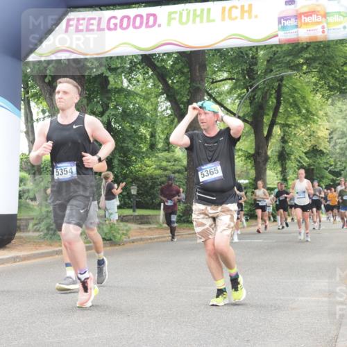 29.06.2025 - hella hamburg halbmarathon KatJ http://msf.ph/oto/8352653 29.06.2025 10:51:11 Zwischen KM18-KM19 2698, 5354, 5365, 8578 meine-sportfotos.de