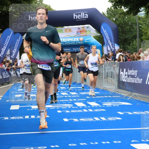 29.06.2025 - hella hamburg halbmarathon Strokosch-Dieckow http://msf.ph/oto/8352672 29.06.2025 10:52:31 Ziel 2346, 2670, 3715, 3952, 6561, 6562, 7178, 7232, 8371, 8661, 9145, 9739, 9876, 10115, 11689, 11791, 12450, 13015, 13051, 13301, 14561, 15001, 15980, 18982 meine-sportfotos.de