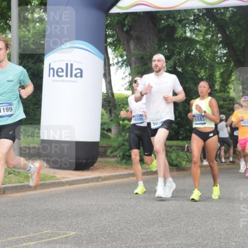29.06.2025 - hella hamburg halbmarathon KatJ http://msf.ph/oto/8352675 29.06.2025 10:21:30 Zwischen KM18-KM19 1894, 5070, 5660 meine-sportfotos.de