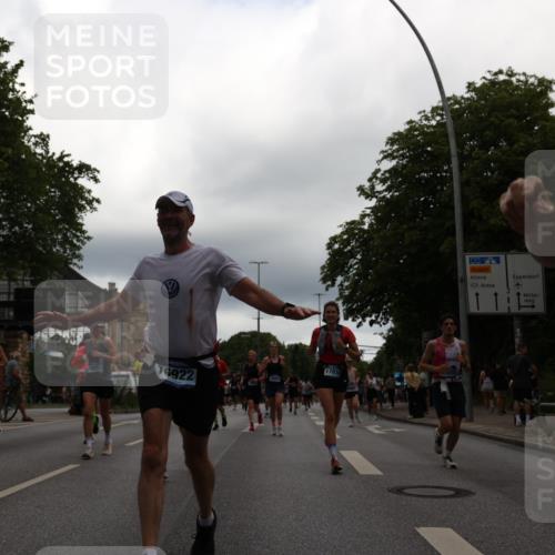 29.06.2025 - hella hamburg halbmarathon Yannick Fuchs http://msf.ph/oto/8352698 29.06.2025 10:52:53 20KM 1285, 1642, 1946, 1951, 2027, 2677, 2855, 5084, 5347, 5633, 6202, 6208, 6636, 6860, 6997, 7476, 8290, 8392, 8929, 9156, 9353, 9655, 9835, 10036, 10539, 10915, 12809, 13407, 14375, 14631, 14914, 15240, 15263, 15824, 16160, 16206, 16409, 16563, 16922, 16924, 17017, 17346, 17782, 17810, 17839, 17852, 17931, 18112, 18153, 18232, 18266, 18327, 18556, 18682, 18730, 18833, 18954, 19002, 19003 meine-sportfotos.de