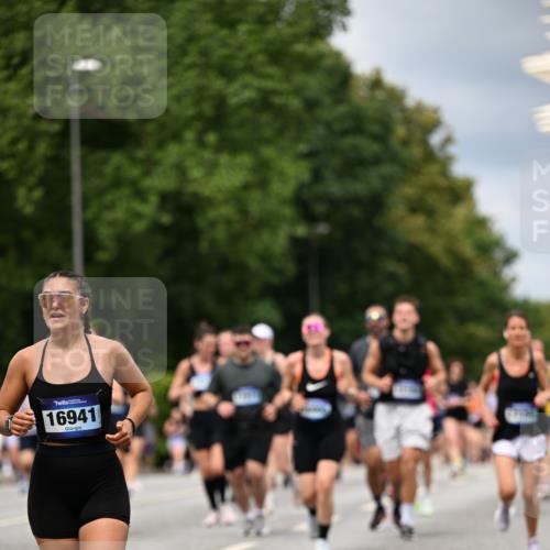 29.06.2025 - hella hamburg halbmarathon Dr. Thomas Lammeyer http://msf.ph/oto/8352784 29.06.2025 10:40:48 Kennedybrücke 1008, 1010, 1224, 3401, 3699, 3895, 4245, 5171, 5246, 5540, 5747, 5789, 5809, 5919, 6184, 6359, 6417, 7632, 8530, 8581, 9229, 9295, 9432, 9694, 9701, 9806, 10123, 10487, 10531, 10577, 10984 meine-sportfotos.de