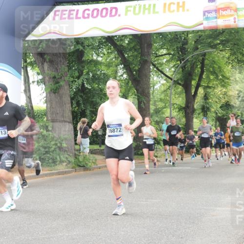 29.06.2025 - hella hamburg halbmarathon KatJ http://msf.ph/oto/8352852 29.06.2025 10:51:15 Zwischen KM18-KM19 5354, 5365, 8578 meine-sportfotos.de