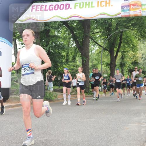 29.06.2025 - hella hamburg halbmarathon KatJ http://msf.ph/oto/8352867 29.06.2025 10:51:15 Zwischen KM18-KM19 5354, 5365, 8578 meine-sportfotos.de