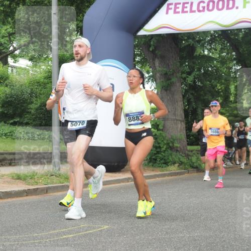 29.06.2025 - hella hamburg halbmarathon KatJ http://msf.ph/oto/8352881 29.06.2025 10:21:31 Zwischen KM18-KM19 1686, 5070, 7965 meine-sportfotos.de