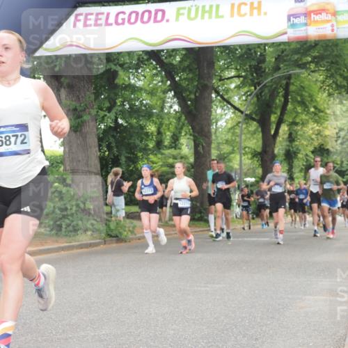 29.06.2025 - hella hamburg halbmarathon KatJ http://msf.ph/oto/8352893 29.06.2025 10:51:16 Zwischen KM18-KM19 5354, 5365 meine-sportfotos.de