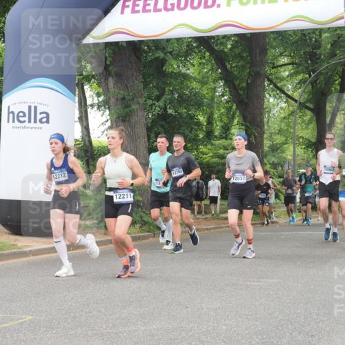 29.06.2025 - hella hamburg halbmarathon KatJ http://msf.ph/oto/8352916 29.06.2025 10:51:18 Zwischen KM18-KM19  meine-sportfotos.de