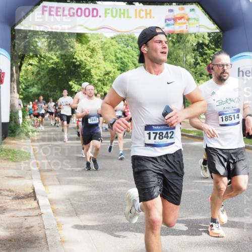 29.06.2025 - hella hamburg halbmarathon MichiJ http://msf.ph/oto/8353016 29.06.2025 10:41:31 Zwischen KM18-KM19 1496, 1628, 2561, 3945, 4419, 7129, 8285, 8449, 8772, 8798, 10191, 10192, 11231, 13988, 15169, 15300, 15838, 16574, 16630, 16985, 17261, 17842, 18514, 18612 meine-sportfotos.de