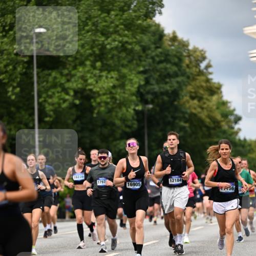 29.06.2025 - hella hamburg halbmarathon Dr. Thomas Lammeyer http://msf.ph/oto/8353021 29.06.2025 10:40:49 Kennedybrücke 1008, 1010, 1224, 3401, 3699, 3895, 4245, 5171, 5246, 5540, 5747, 5789, 5809, 5919, 6184, 6359, 6417, 7632, 7773, 8530, 8581, 9229, 9295, 9432, 9694, 9701, 9806, 10123, 10487, 10531, 10577, 10984 meine-sportfotos.de