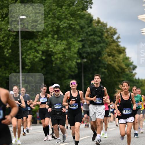 29.06.2025 - hella hamburg halbmarathon Dr. Thomas Lammeyer http://msf.ph/oto/8353037 29.06.2025 10:40:49 Kennedybrücke 1008, 1010, 1224, 3401, 3699, 3895, 4245, 5171, 5246, 5540, 5747, 5789, 5809, 5919, 6184, 6359, 6417, 7632, 7773, 8530, 8581, 9229, 9295, 9432, 9694, 9701, 9806, 10123, 10487, 10531, 10577, 10984 meine-sportfotos.de