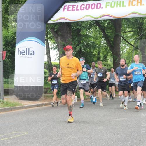 29.06.2025 - hella hamburg halbmarathon KatJ http://msf.ph/oto/8353050 29.06.2025 10:51:23 Zwischen KM18-KM19 1194, 1702, 1992, 2979, 4542, 7081, 8520, 8561 meine-sportfotos.de