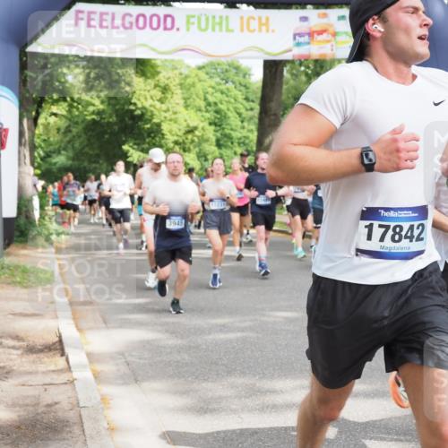 29.06.2025 - hella hamburg halbmarathon MichiJ http://msf.ph/oto/8353057 29.06.2025 10:41:31 Zwischen KM18-KM19 1496, 1628, 2561, 3945, 4419, 7129, 8285, 8449, 8772, 8798, 10191, 10192, 11231, 13988, 15169, 15300, 15838, 16574, 16630, 16985, 17261, 17842, 18514, 18612 meine-sportfotos.de