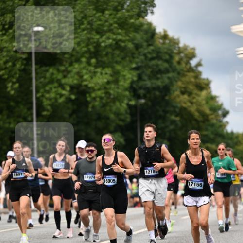 29.06.2025 - hella hamburg halbmarathon Dr. Thomas Lammeyer http://msf.ph/oto/8353064 29.06.2025 10:40:49 Kennedybrücke 1008, 1010, 1224, 3401, 3699, 3895, 4245, 5171, 5246, 5540, 5747, 5789, 5809, 5919, 6184, 6359, 6417, 7632, 7773, 8530, 8581, 9229, 9295, 9432, 9694, 9701, 9806, 10123, 10487, 10531, 10577, 10984 meine-sportfotos.de