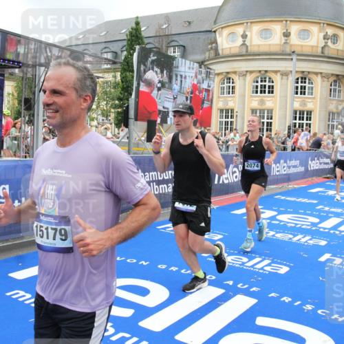 29.06.2025 - hella hamburg halbmarathon Michael Strokosch http://msf.ph/oto/8353083 29.06.2025 10:53:23 Ziel 1683, 1727, 2074, 2354, 4065, 6942, 7312, 8651, 9142, 11844, 12490, 12875, 15179, 15681, 15838, 18134, 18901 meine-sportfotos.de