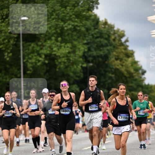 29.06.2025 - hella hamburg halbmarathon Dr. Thomas Lammeyer http://msf.ph/oto/8353134 29.06.2025 10:40:50 Kennedybrücke 1008, 1010, 1224, 3401, 3699, 3895, 4245, 5171, 5246, 5540, 5747, 5789, 5809, 5919, 6184, 6359, 6417, 7632, 7773, 8530, 8581, 8936, 9229, 9295, 9432, 9694, 9701, 9806, 10123, 10487, 10531, 10577, 10984 meine-sportfotos.de