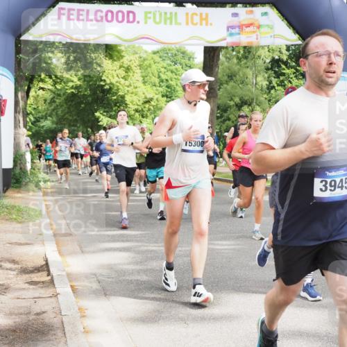 29.06.2025 - hella hamburg halbmarathon MichiJ http://msf.ph/oto/8353171 29.06.2025 10:41:33 Zwischen KM18-KM19 1410, 2561, 3945, 4419, 6260, 7129, 7973, 8285, 8449, 8772, 8798, 10191, 10192, 11231, 12489, 13912, 13988, 15300, 15838, 16047, 16110, 16574, 16630, 17261, 17842, 18514, 18612 meine-sportfotos.de