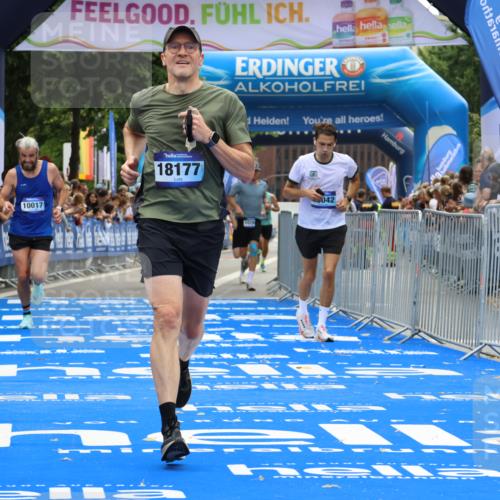 29.06.2025 - hella hamburg halbmarathon Strokosch-Dieckow http://msf.ph/oto/8353181 29.06.2025 10:31:07 Ziel 3201, 5826, 10017, 10298, 10929, 12232, 13754, 14450, 18177 meine-sportfotos.de
