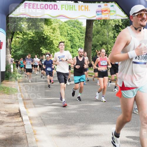 29.06.2025 - hella hamburg halbmarathon MichiJ http://msf.ph/oto/8353232 29.06.2025 10:41:34 Zwischen KM18-KM19 1410, 3791, 3945, 4419, 6260, 7129, 7973, 8285, 8449, 8772, 8798, 11231, 12362, 12489, 13912, 13988, 15300, 15838, 16047, 16110, 16574, 16630, 17261, 17842, 18514, 18612 meine-sportfotos.de