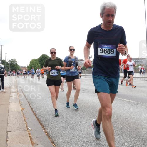 29.06.2025 - hella hamburg halbmarathon Lena Gebhardt http://msf.ph/oto/8353268 29.06.2025 10:38:48 Lombardsbrücke 12116, 15755, 4159, 9689, 56, 1232, 1390, 1451, 1721, 1791, 2113, 2151, 2524, 2534, 2576, 2660, 2693, 3010, 3094, 3095, 3216, 3286, 3307, 3323, 3635, 3636, 3726, 3745, 3777, 3841, 3927, 4028, 4139, 4155, 4159, 4257, 4259, 4260, 4316, 4320, 4410, 4883, 4964, 5085, 5089, 5155, 5617, 5684, 5735, 5913, 6062, 6112, 6695, 6696, 6875, 7117, 7148, 7263, 7371, 7561, 7692, 7849, 8367, 8783, 9708, 9974, 9977, 10072, 10554, 13060 meine-sportfotos.de
