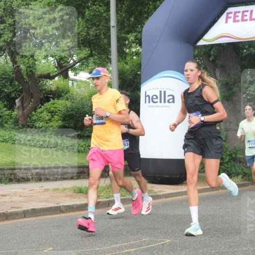 29.06.2025 - hella hamburg halbmarathon KatJ http://msf.ph/oto/8353291 29.06.2025 10:21:33 Zwischen KM18-KM19 1686, 5070, 7965 meine-sportfotos.de