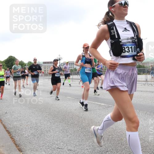 29.06.2025 - hella hamburg halbmarathon Lena Gebhardt http://msf.ph/oto/8353329 29.06.2025 10:48:01 Lombardsbrücke 14222, 9031, 13399, 7427, 8310, 1045, 1157, 1174, 1175, 1246, 1392, 1618, 1639, 1645, 1701, 1926, 2037, 2163, 2197, 2418, 2491, 2545, 2650, 2704, 2756, 2790, 2882, 2958, 3049, 3320, 3468, 3504, 3679, 3933, 4327, 4423, 4588, 4856, 5585, 5621, 5622, 5886, 5952, 7240, 7393, 7394, 7427, 7532, 7916, 7970, 8077, 8310, 8521, 8550, 8774, 9356, 9687, 9696, 9697, 9775, 9921, 10145, 10658, 10777, 10794, 10991, 11351, 11548, 11730, 11742, 11781, 11802, 11909, 12431 meine-sportfotos.de