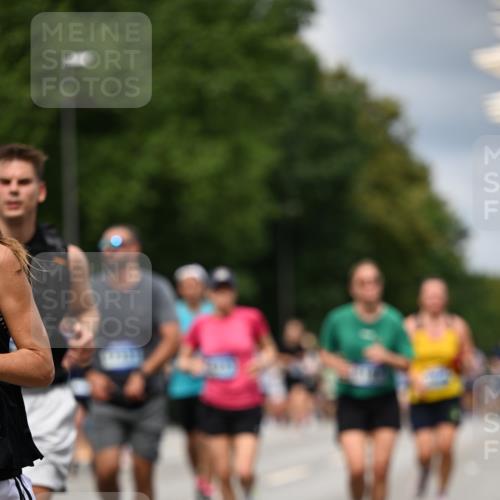 29.06.2025 - hella hamburg halbmarathon Dr. Thomas Lammeyer http://msf.ph/oto/8353342 29.06.2025 10:40:53 Kennedybrücke 1008, 1010, 1224, 1948, 2811, 3401, 3699, 3895, 4245, 5171, 5540, 5747, 5789, 5809, 5919, 6184, 6359, 6417, 7632, 7773, 8530, 8581, 8936, 8937, 9229, 9432, 9694, 9701, 9806, 10123, 10487, 10531, 10577, 10984 meine-sportfotos.de