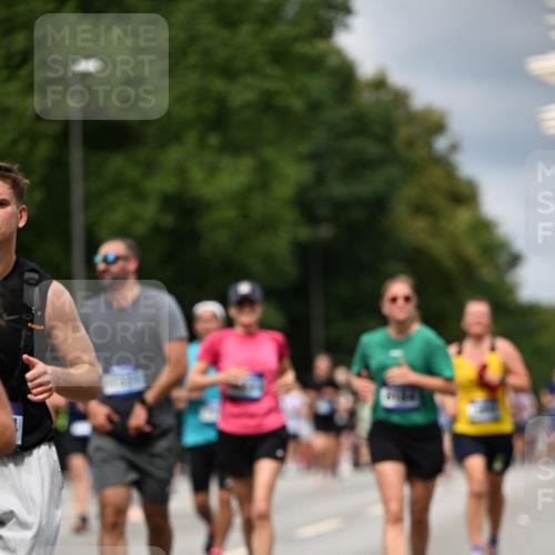 29.06.2025 - hella hamburg halbmarathon Dr. Thomas Lammeyer http://msf.ph/oto/8353349 29.06.2025 10:40:54 Kennedybrücke 1008, 1010, 1224, 1948, 2811, 3401, 3699, 3895, 4245, 5171, 5540, 5747, 5789, 5809, 5919, 6184, 6359, 6417, 7632, 7773, 8530, 8581, 8936, 8937, 9432, 9694, 9701, 9806, 9918, 10123, 10487, 10531, 10577, 10984 meine-sportfotos.de